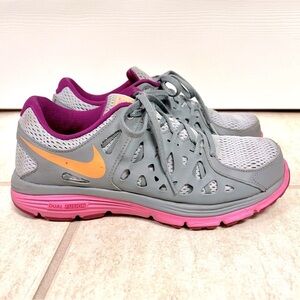 NIKE Dual Fusion Run 2 Women's Size 9 Gray pink Running Sneaker Shoes 599564-011